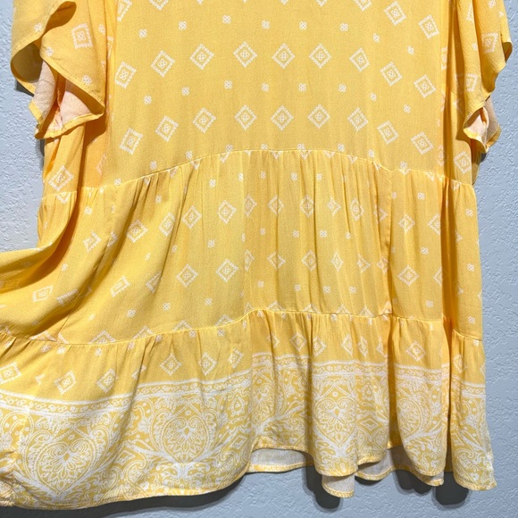 Torrid, Size 3X Tiered Blouse Yellow Keyhole Back Rayon NWT - Picture 15 of 16